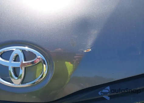 2013 Toyota Sienna Le V6 8 Passenger z USA, uszkodzony, nr VIN 5TDKK3DC3DS401117